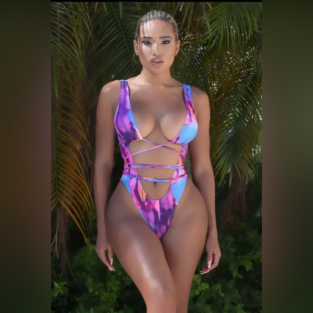 Matte Collection Xander Swimsuit size Medium